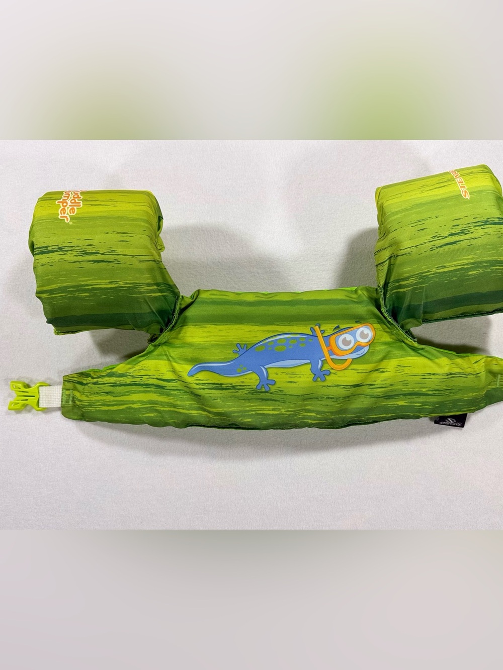 Kids’ Stearns Puddle Jumper Deluxe Life Jacket Green with Blue Salamander